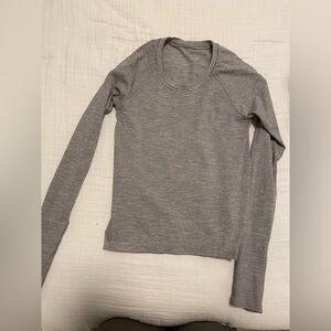 Lululemon Striped Black and White swiftly long sleeve - size 6